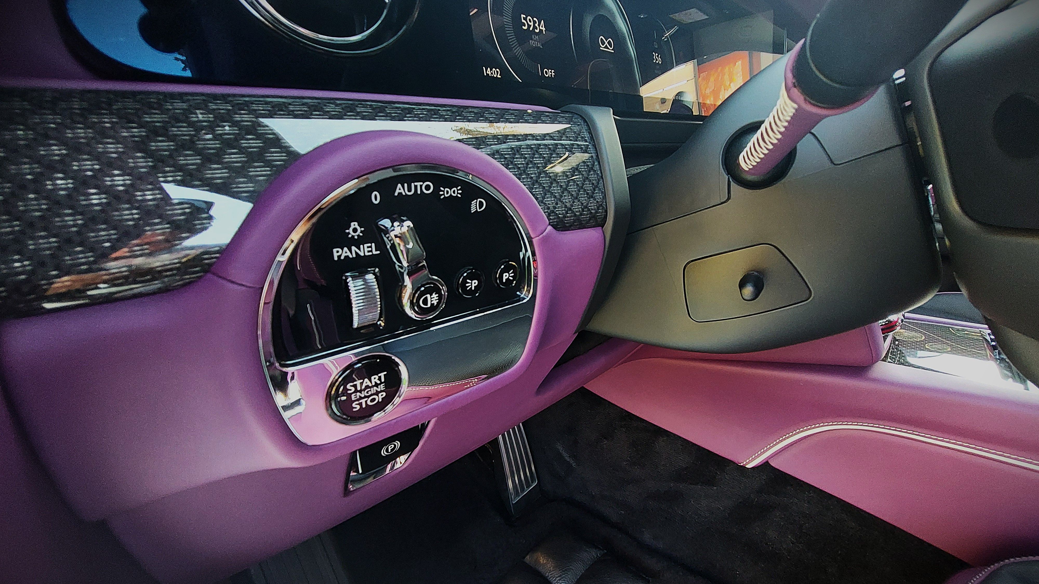 Black Badge Spectre, cel mai puternic Rolls-Royce din toate timpurile, prezentat oficial la București - Poza 23