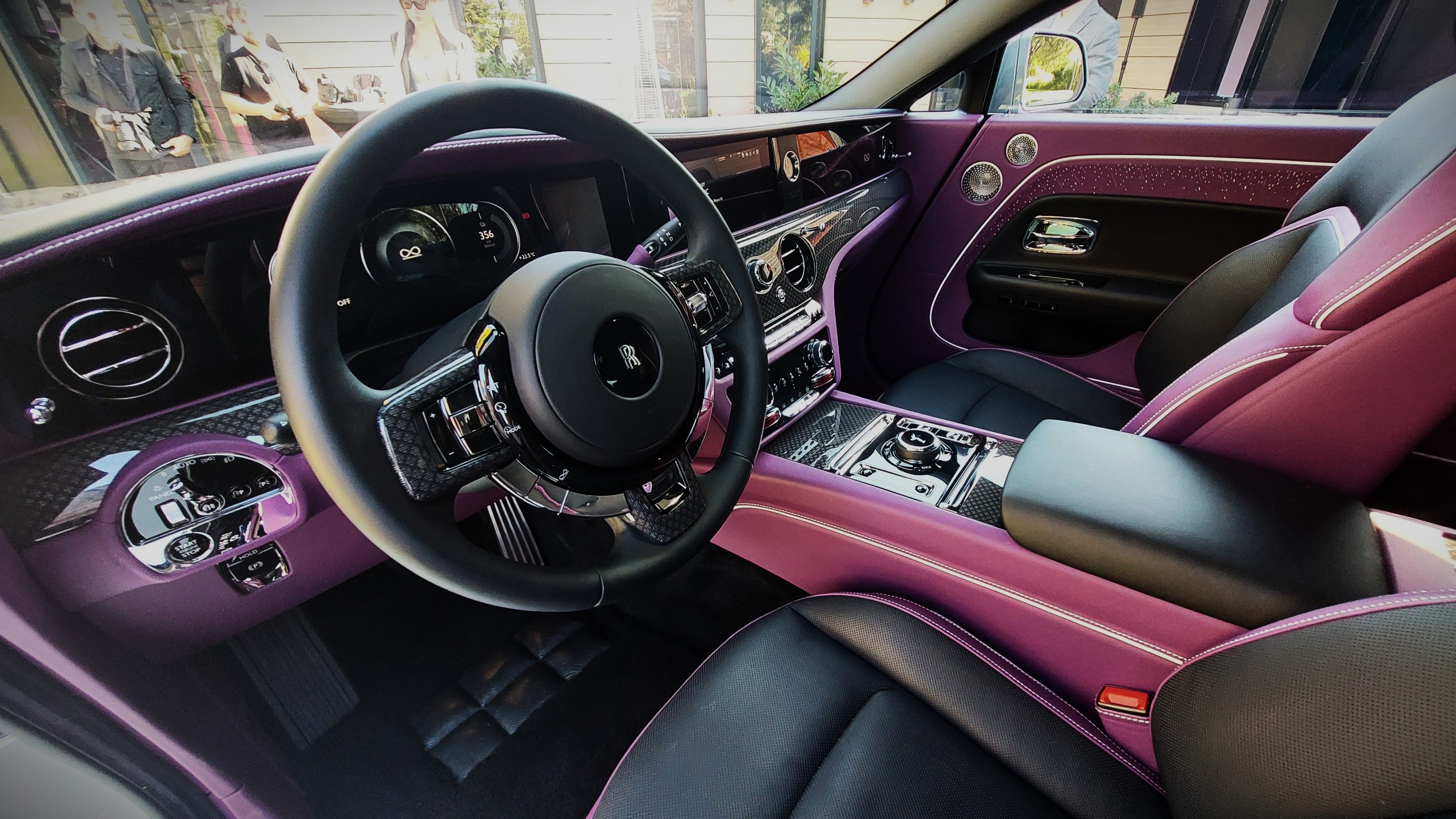 Black Badge Spectre, cel mai puternic Rolls-Royce din toate timpurile, prezentat oficial la București - Poza 21