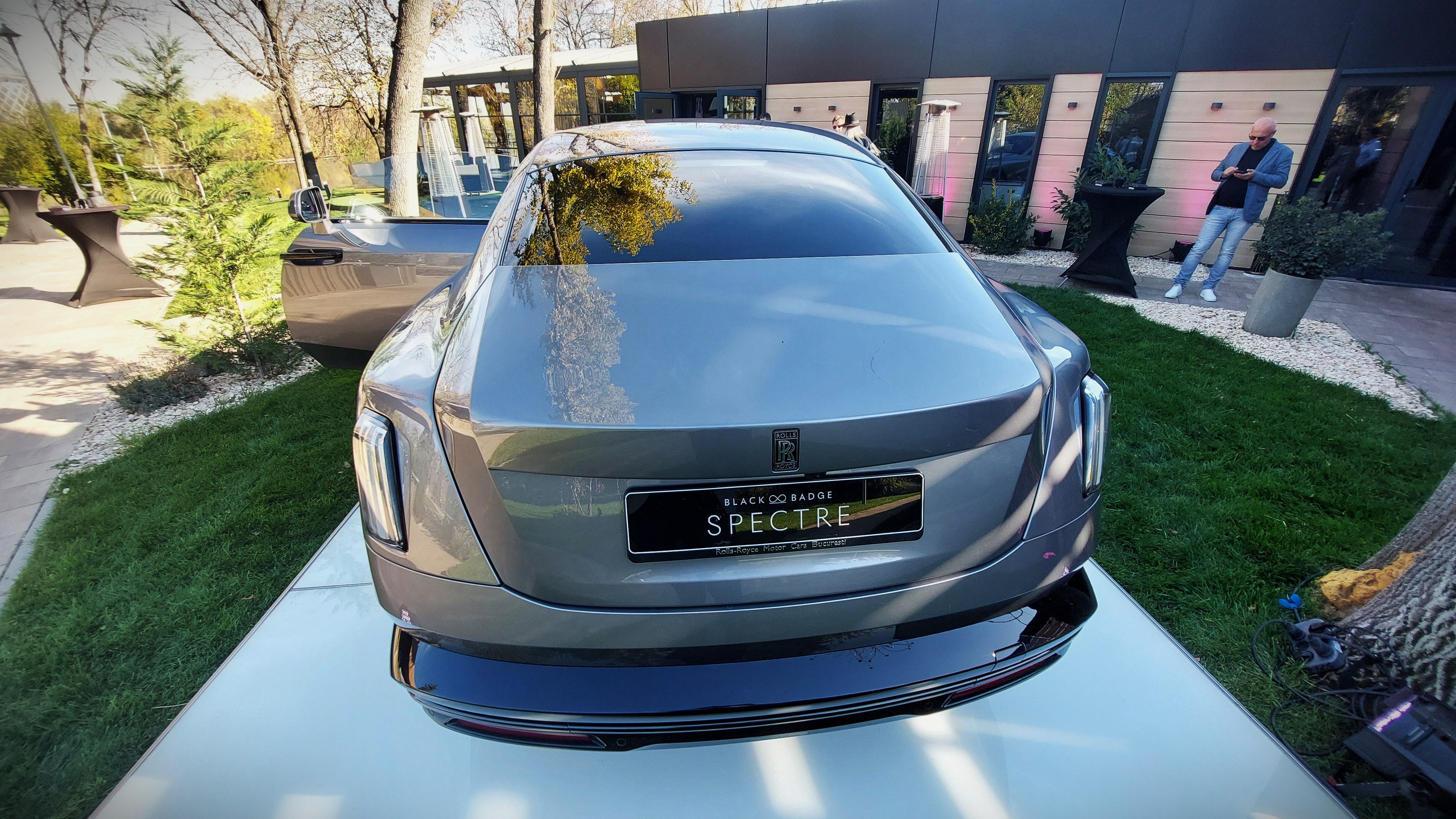 Black Badge Spectre, cel mai puternic Rolls-Royce din toate timpurile, prezentat oficial la București - Poza 29