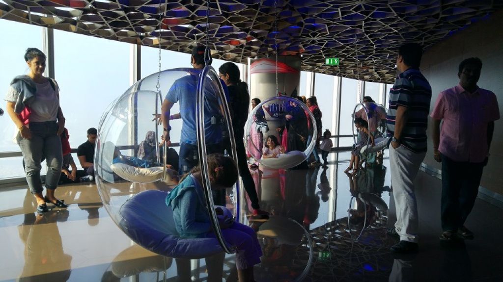 Leagane in Burj Khalifa