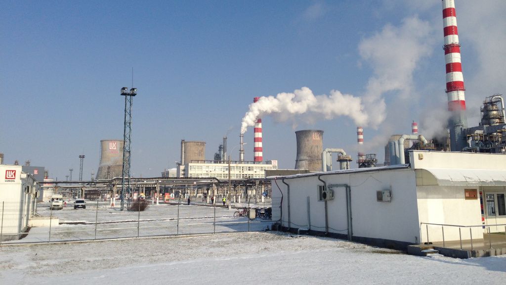 Rafinăria Petrotel Lukoil de la Ploiești intră în insolvență. Câți angajați vor fi păstrați