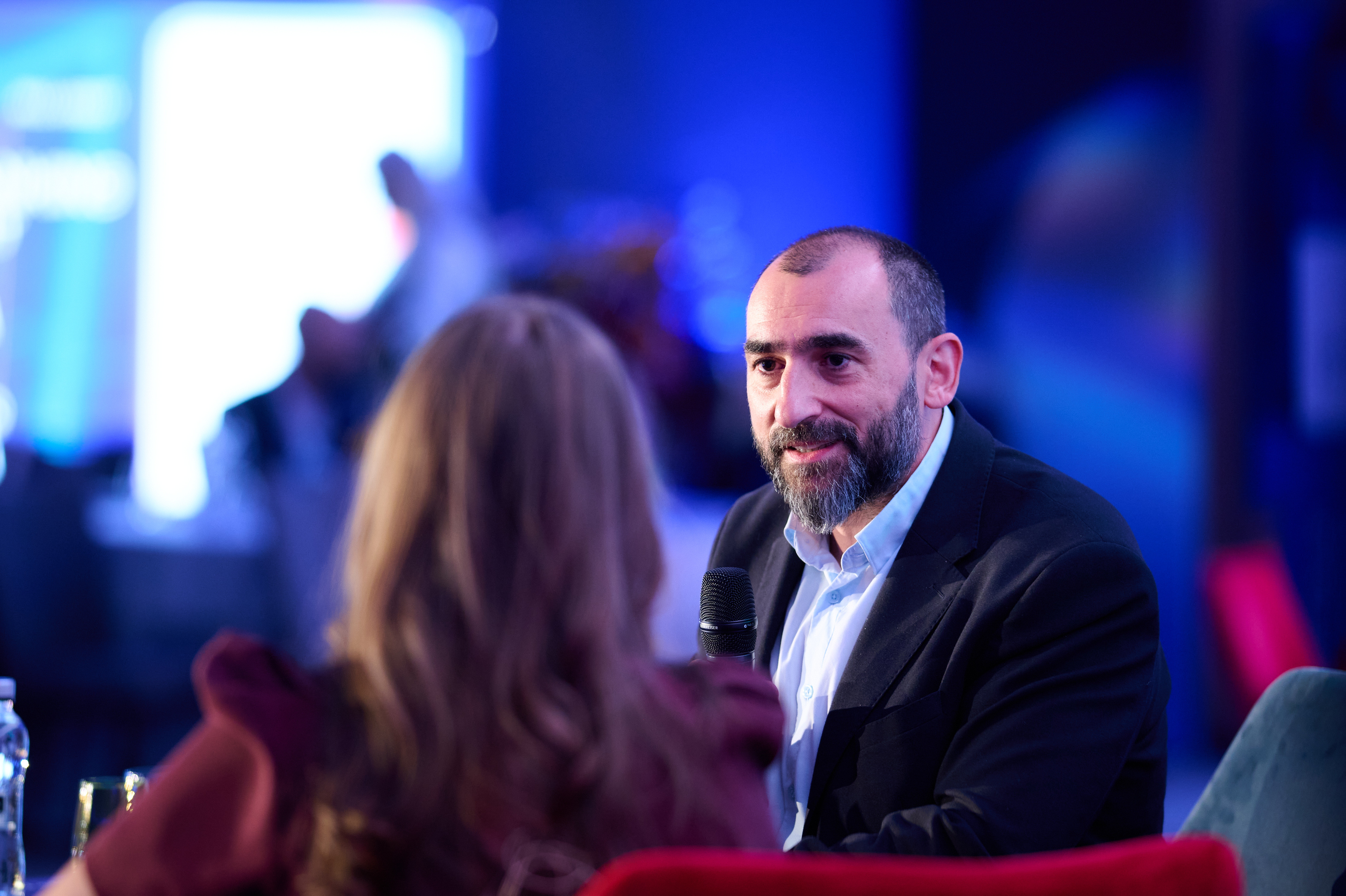 Salt Bank nu vrea doar depozitele românilor. Robert Anghel, CEO: „Prefer să am un client care folosește cinci produse”