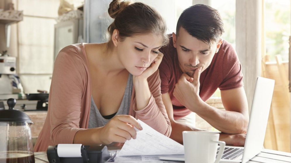 Romanii au cele mai mici preturi la gaze din UE, dar 40% din factura merge la stat. Care este situatia la electricitate?