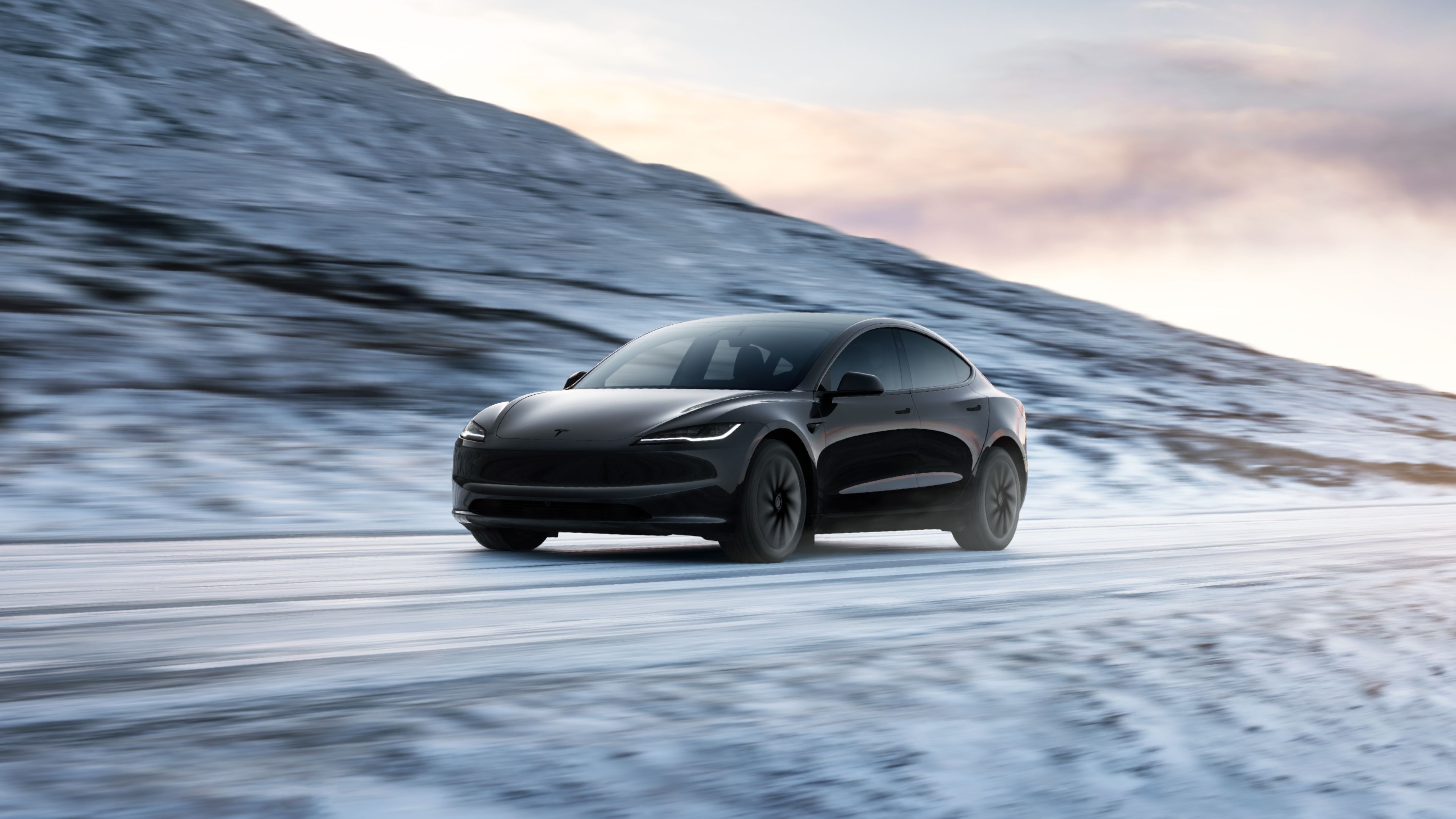 Tesla aduce în România cea mai ieftină mașină a sa. Cât costă Model 3 ...