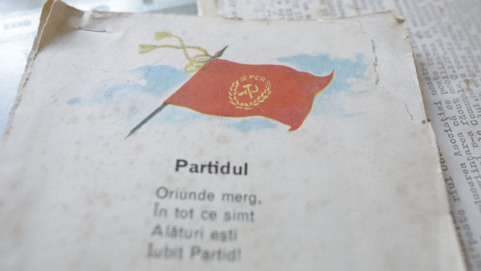Un proiect de lege vrea ca foștii securiști să nu poată candida la funcții publice. Bonus: Fără onoruri militare pentru foștii membri CC