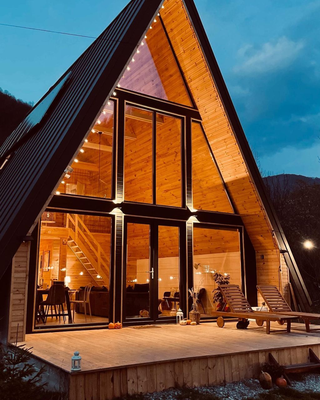 GALERIE FOTO: 5 cabane A-Frame din România unde te poți caza. Sunt la mare căutare printre cei ca - Imagine 2