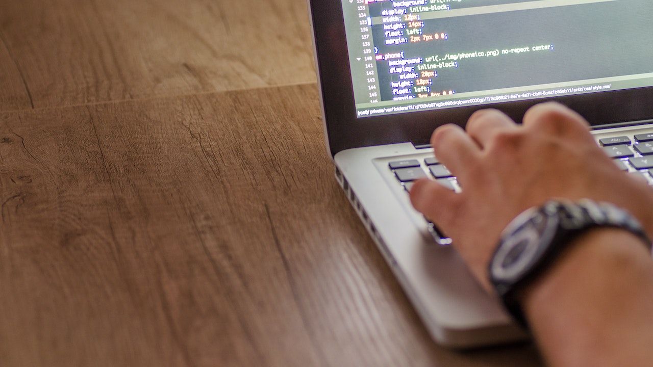 Guvernul vrea să interzică programele antivirus rusești în instituții. Amenzile încep de la 50.000 de lei