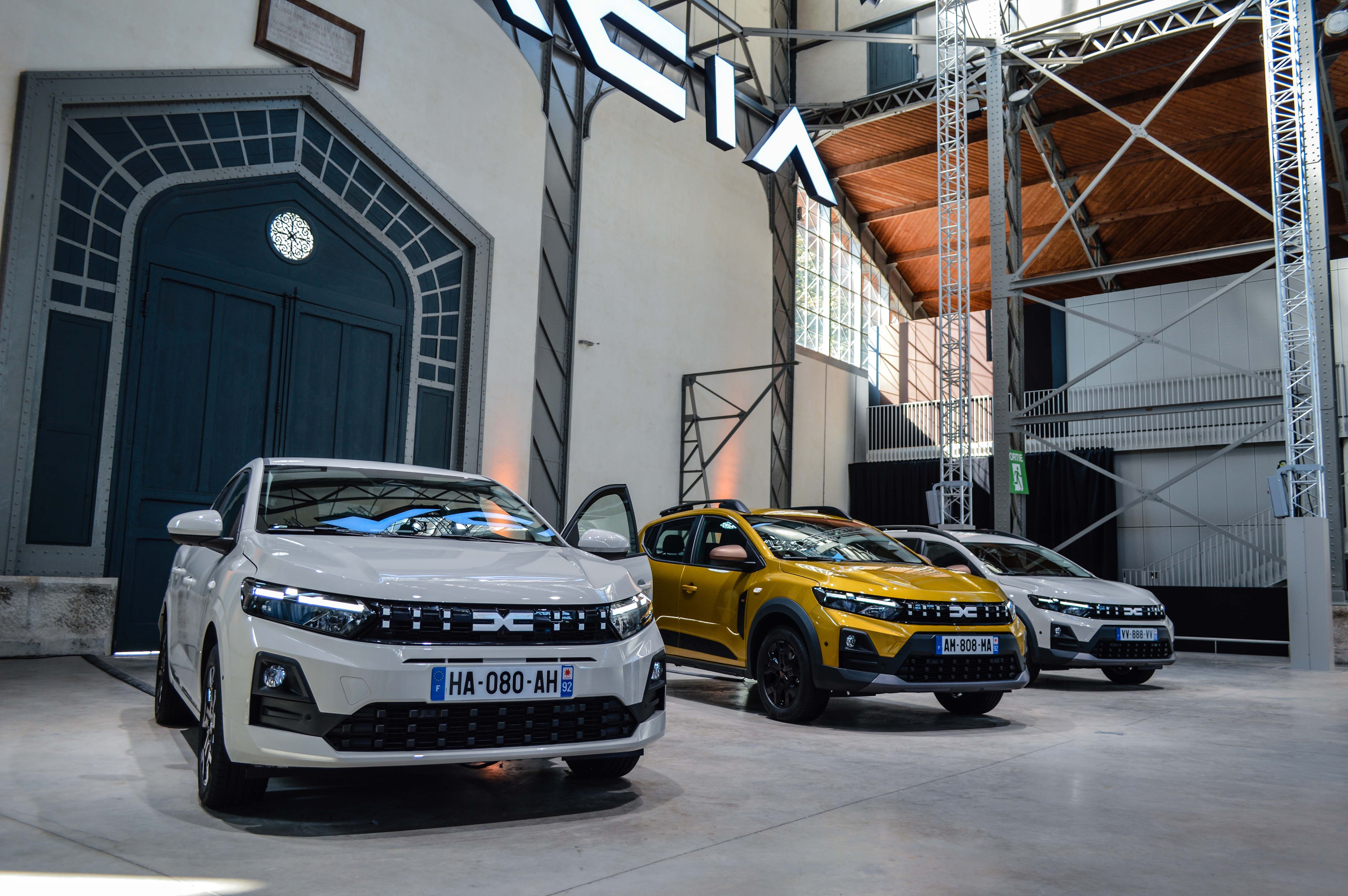 FOTO | Dacia aduce noutăți în bloc pentru toate modelele. Ce este nou la Sandero, Logan, Spring și Jogger și ce se schimbă la Duster și Bigster - Poza 20