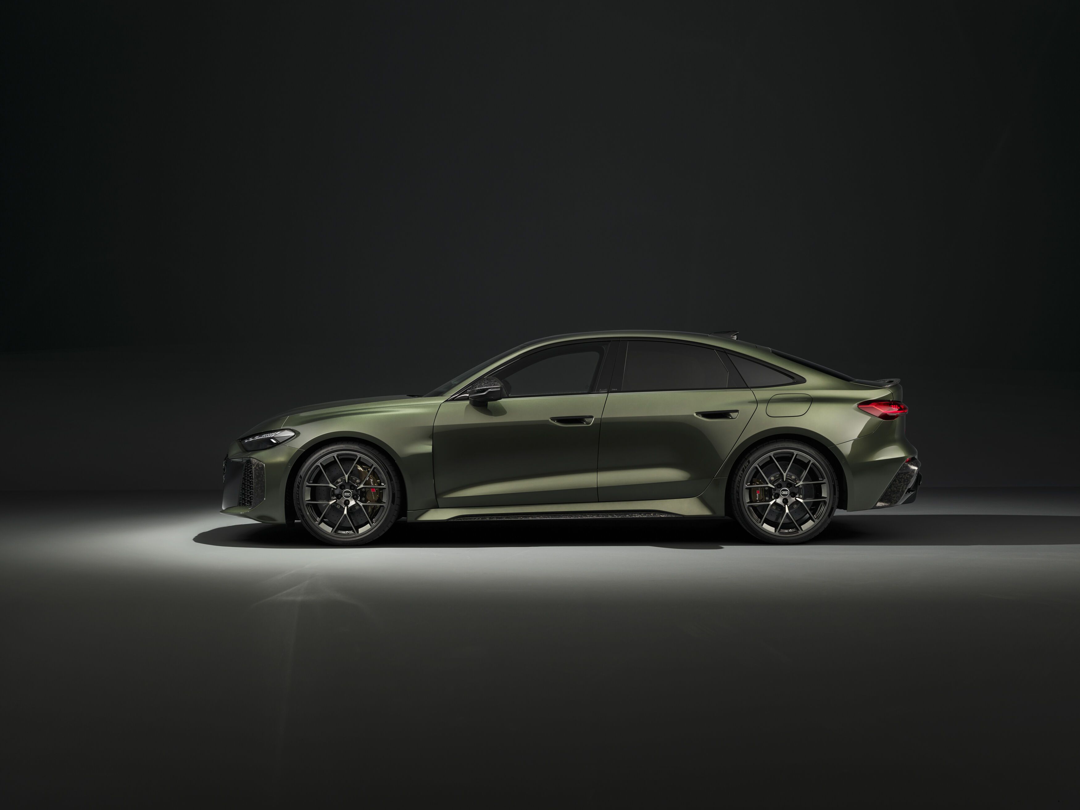 FOTO | Noul Audi RS5 are peste 600 de cai putere și cântărește aproape 2,4 tone. Care sunt secretele primului plug-in hibrid de la Audi Sport - Poza 17