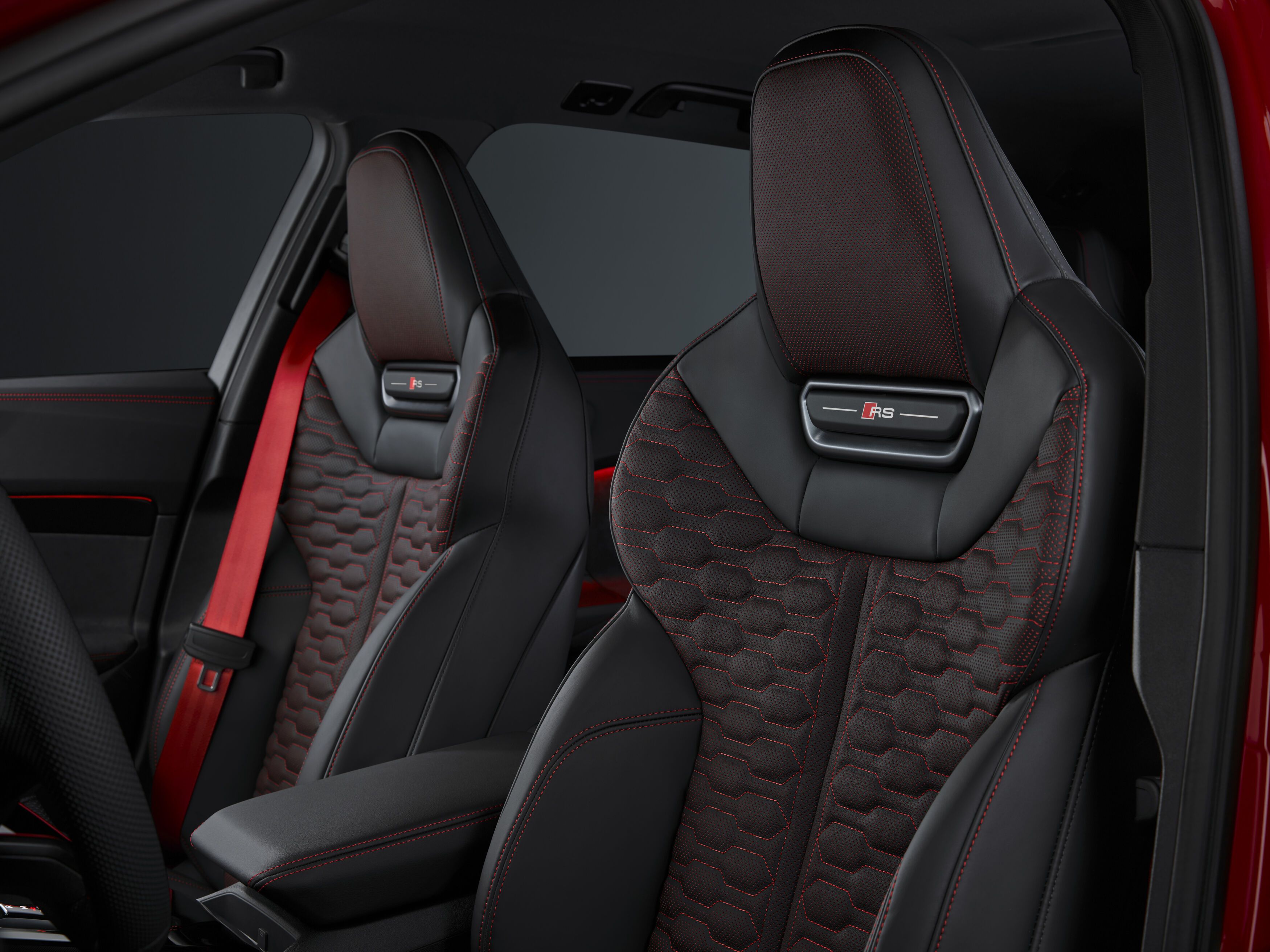 FOTO | Noul Audi RS5 are peste 600 de cai putere și cântărește aproape 2,4 tone. Care sunt secretele primului plug-in hibrid de la Audi Sport - Poza 23