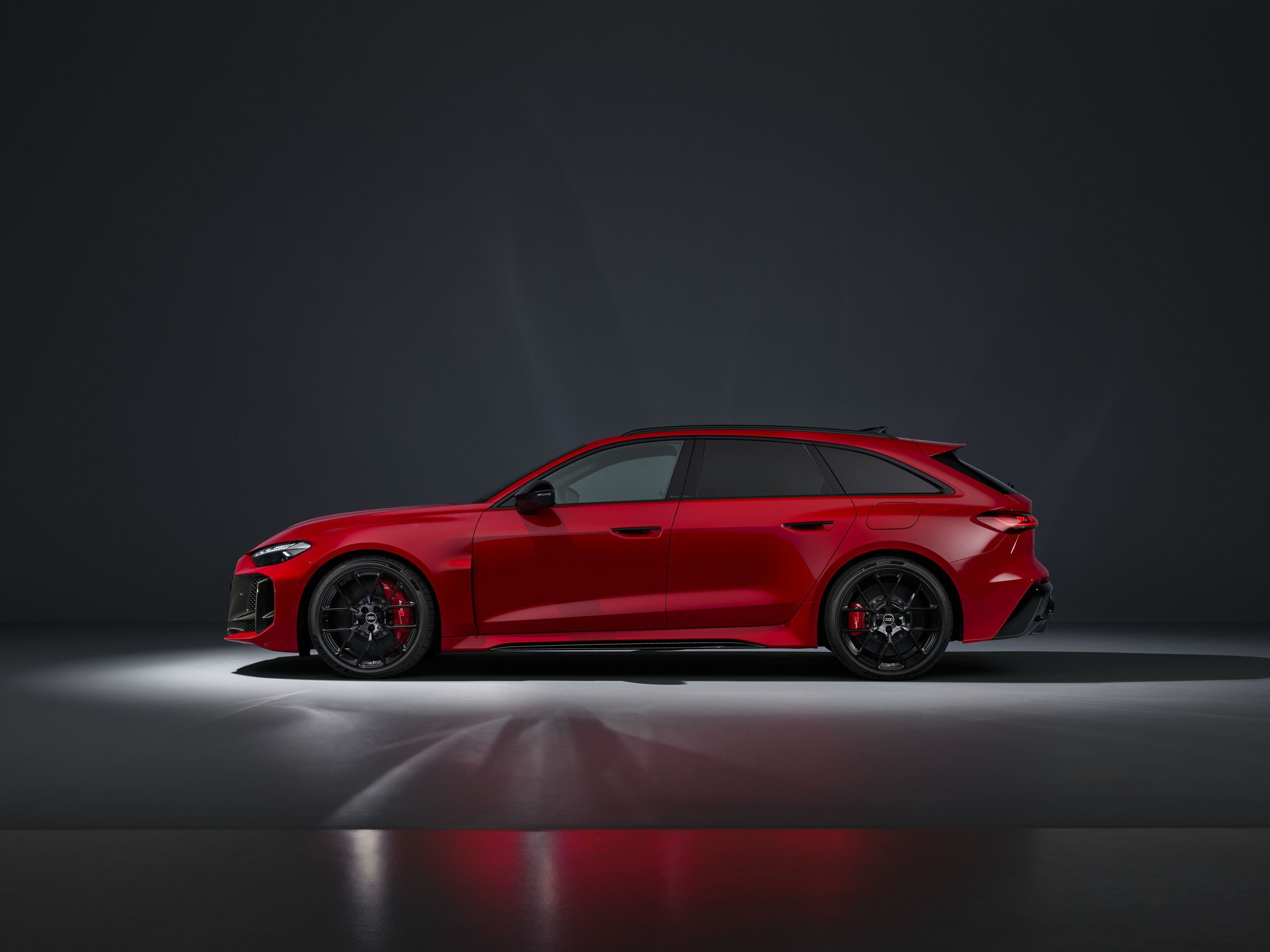 FOTO | Noul Audi RS5 are peste 600 de cai putere și cântărește aproape 2,4 tone. Care sunt secretele primului plug-in hibrid de la Audi Sport - Poza 4