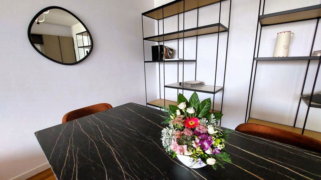 Cum arată un apartament nou cu două camere de 225.000 euro din centru Capitalei - Imagine 37