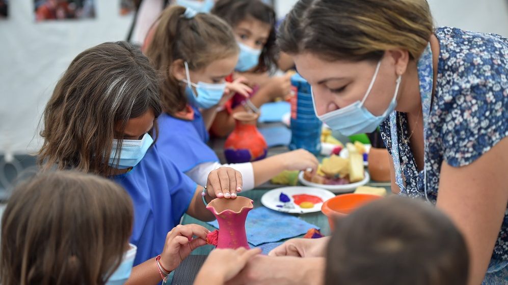 Va crește numărul de locuri la universități, pentru specializările de asistență socială