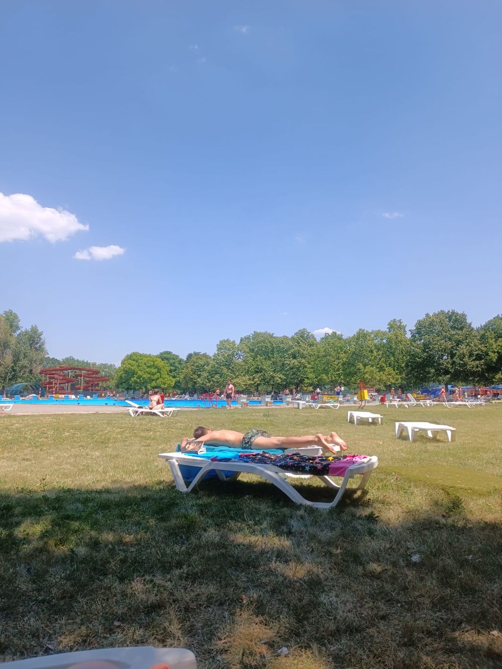 GALERIE FOTO | O zi la Ștrandul Văcărești, cu o bălăceală ca-n copilărie, dar cu prețuri " - Imagine 1