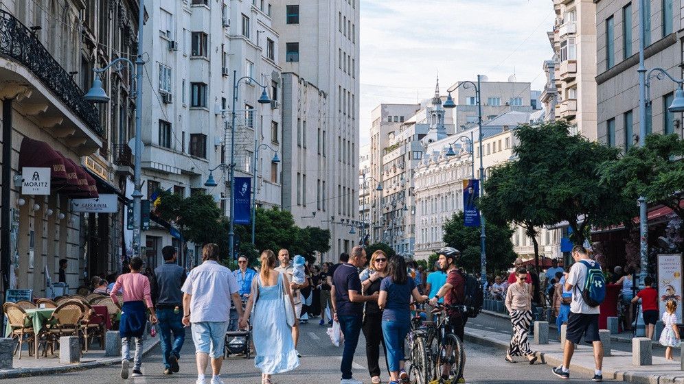 Trei linii de autobuze vor fi deviate în fiecare weekend, în perioada campaniei „Străzi Deschise-București, Promenadă Urbană”
