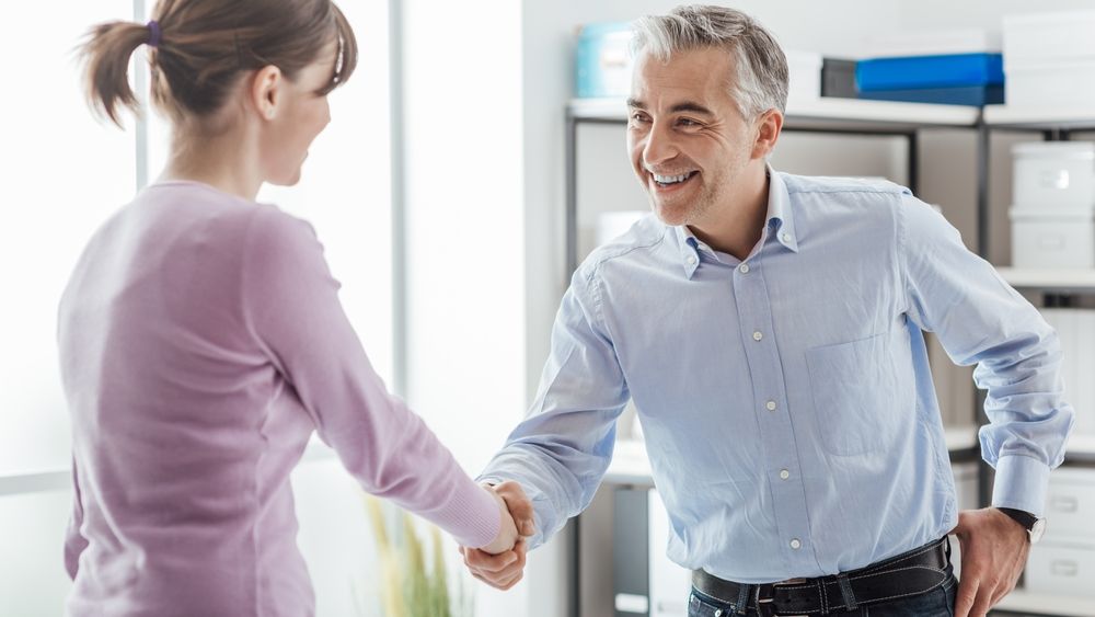 Cati romani au plecat la munca in strainatate in 2017 si ce salarii au castigat?