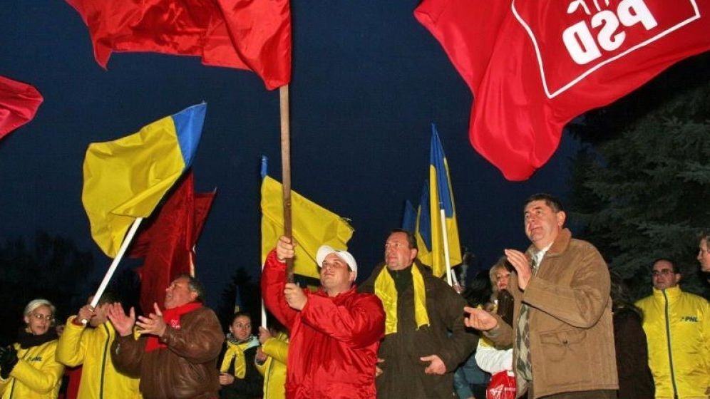 Instructiuni pretioase pentru participantii la miting: mancare, lanterne si imnul printat
