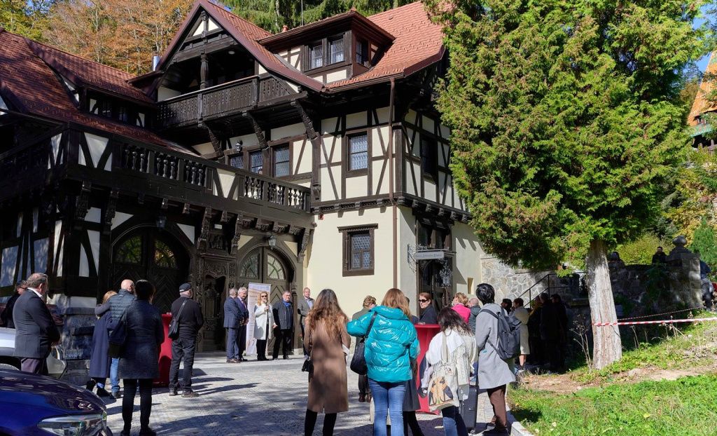 FOTO | Vila Șipot, casa în care s-a "žnăscut" Castelul Peleș, reintră în circuitul turistic - Imagine 8