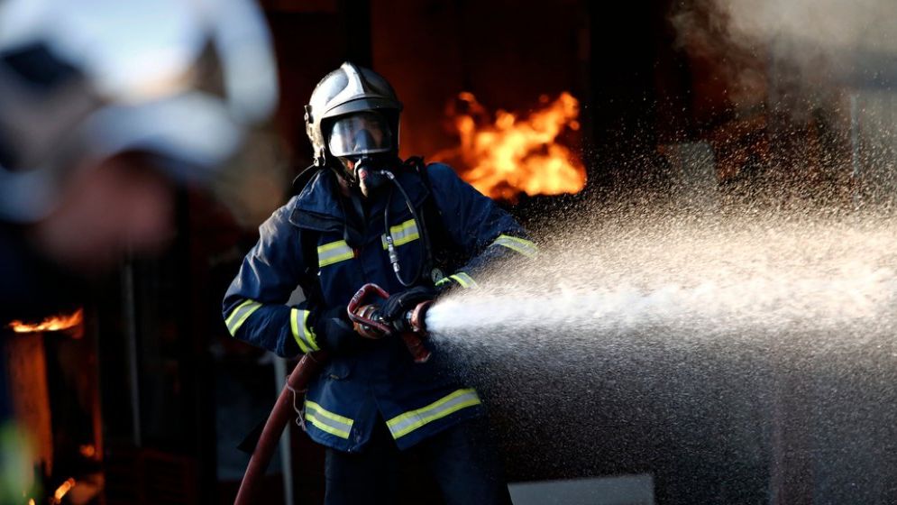 Incendiu puternic la o hală din Sectorul 1 al Capitalei. A fost emis RO-Alert