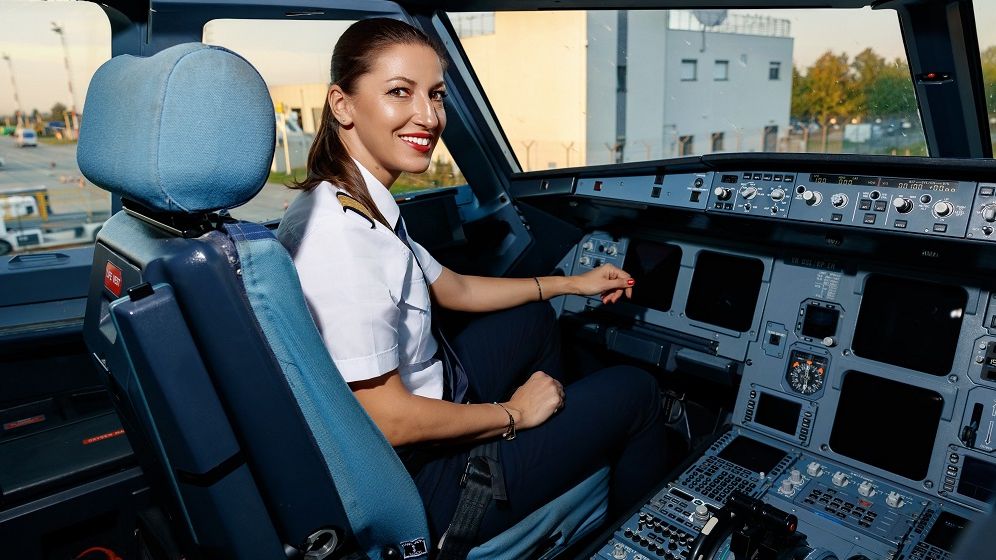 O româncă devine prima femeie din Europa care are ”în mână” toate zborurile unei companii aeriene