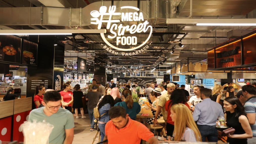 Mega Image a deschis primul spatiu "street food". Ce restaurante consacrate gasiti acolo