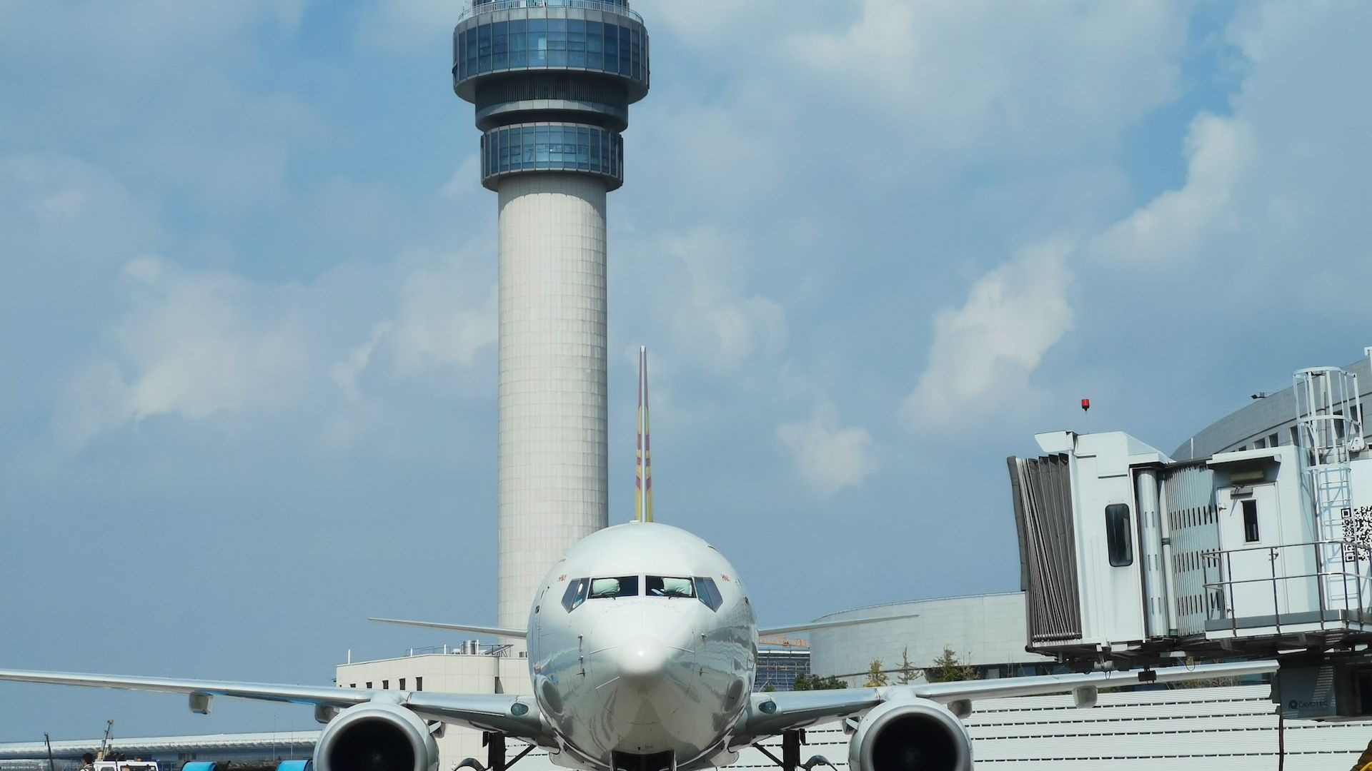 Criză de controlori de trafic aerian în Europa. Soluția care a fost deja aplicată pe un aeroport din România
