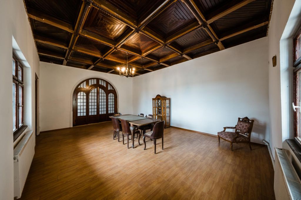 GALERIE FOTO | Unul dintre cele mai frumoase conace din România, scos la vânzare pentru 2 milioane - Imagine 15