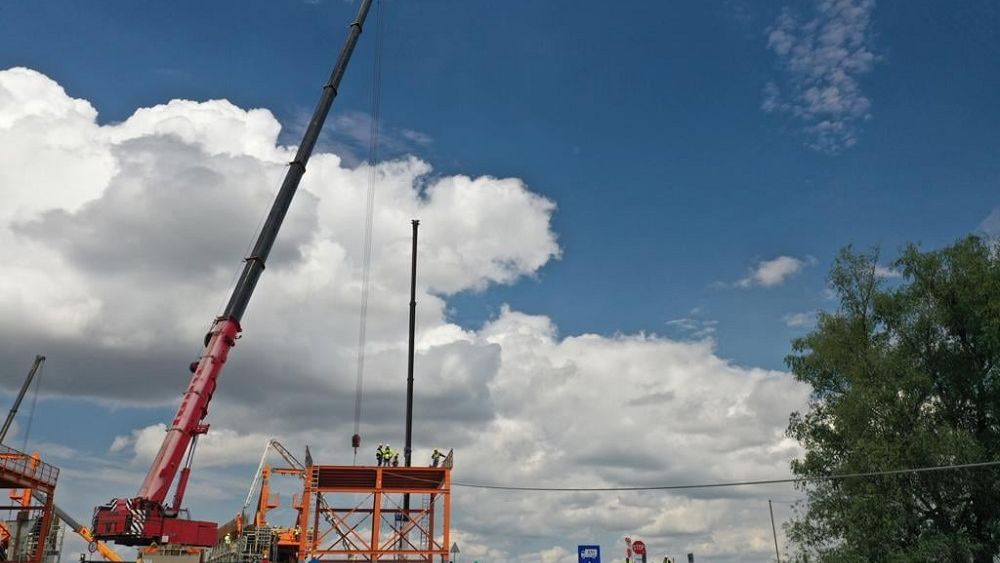 Drulă: Începe ridicarea platformei de lucru la Podul suspendat de la Brăila