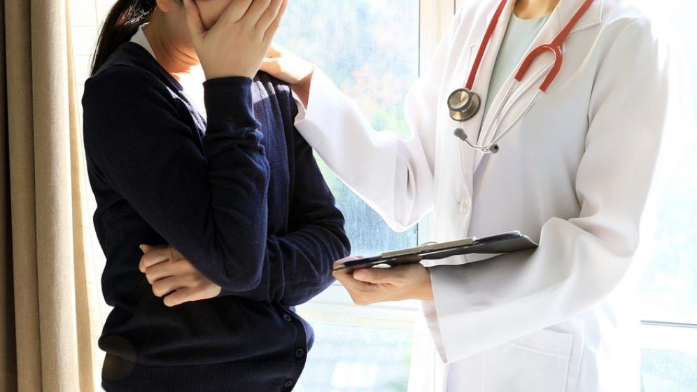 Voiculescu: Medicii de alte specialități pot trata pacienți COVID fără să răspundă pentru prejudicii