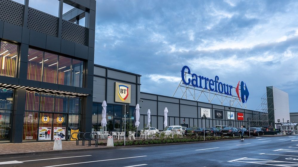 Șefii Carrefour din Franța iau în calcul să vândă o parte din companie. Nu exclud nici o reorganizare operațională la nivelul grupului