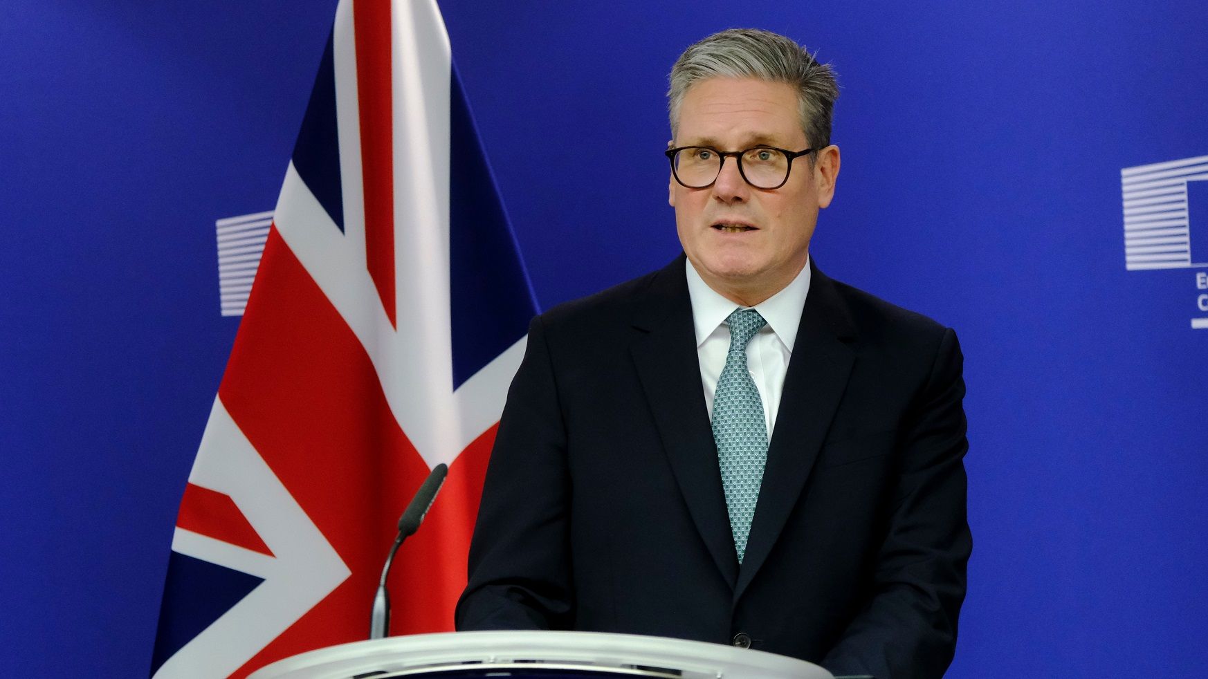 Șoc în Marea Britanie: premierul Keir Starmer demisionează