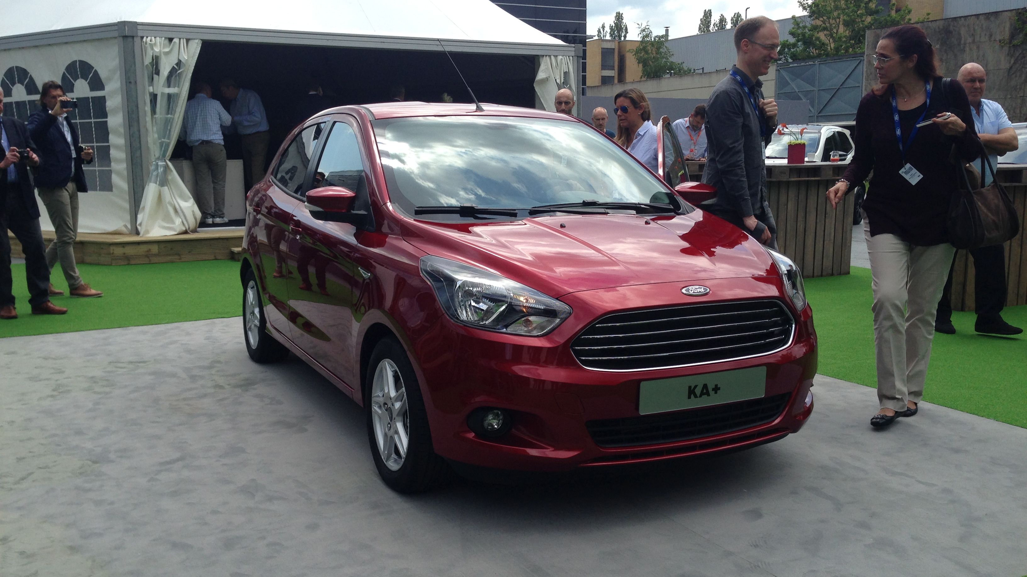 Ford lanseaza KA+, model concurent cu Dacia Sandero