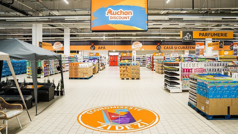 Auchan pariază pe reduceri. Două hipermarketuri clasice se transformă în magazine Auchan discount