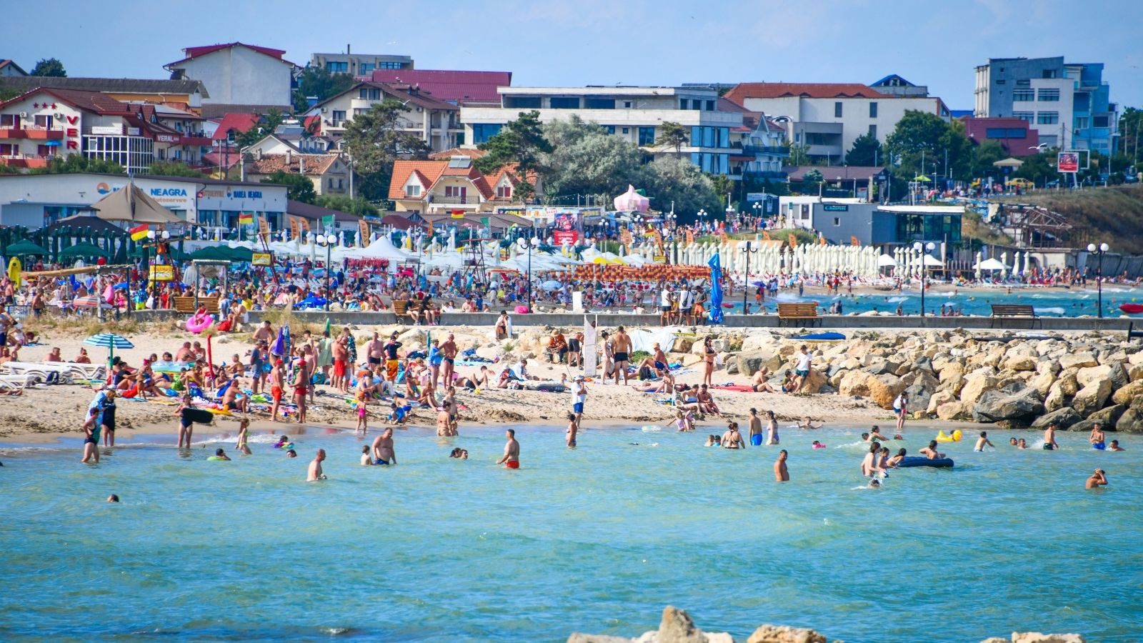 FOTO | Costinești, gazda Obeliscului: cu ce prețuri vine stațiunea tineretului în 2022