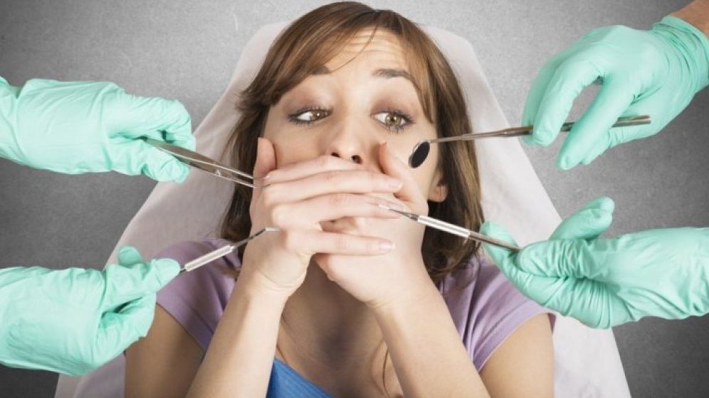 Românii amână vizitele la dentist din cauza banilor: Plata în rate, o soluție pe care mizează TBI Bank și Clinicile Dr. Leahu