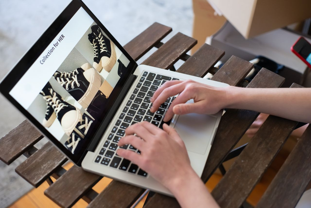 Business vs Enterprise în e-commerce: când ai nevoie de suport dedicat, nu doar de software