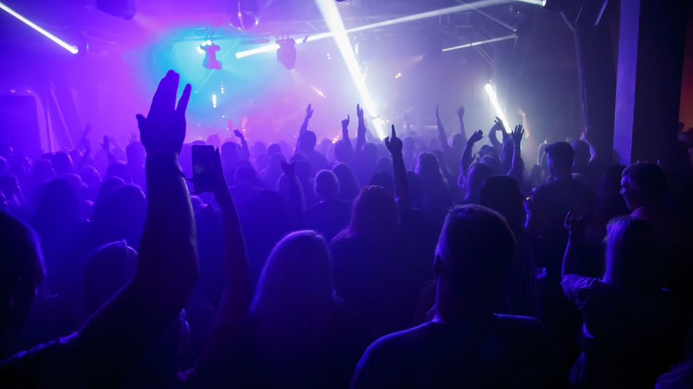 Suceava:Nuntă şi petrecere cu aproape 150 de invitaţi, întrerupte de poliţişti; amenzi de peste 40.000 de lei- aplicate în 24 de ore