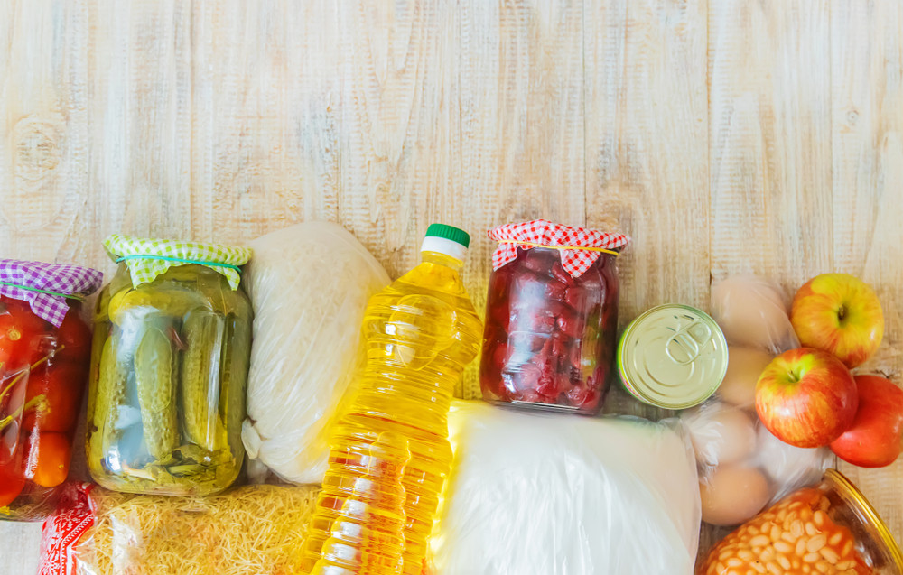 Adaosul comercial la alimentele de bază rămâne plafonat