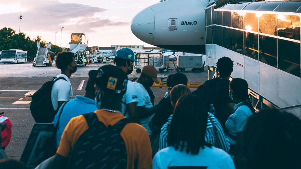 Vacanțe din ce în ce mai ”valoroase”: când vom plăti cele mai scumpe bilete de avion