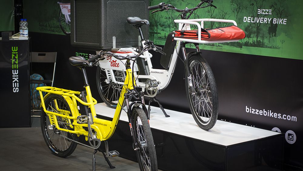 Romanii de la BizzBikes lanseaza "prima bicicleta electrica pentru livrari"