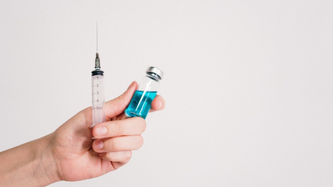 Vaccinul gripal al Sanofi Pasteur va fi disponibil în farmacii începând cu a doua jumătate a lunii septembrie