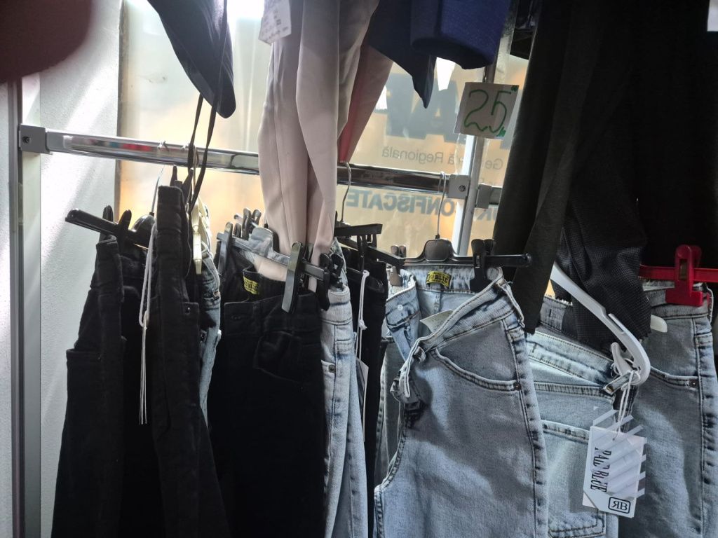 FOTO | În excursie la magazinul ANAF din București: Cum arată și cât costă marfa. Fiscul nu ac - Imagine 6