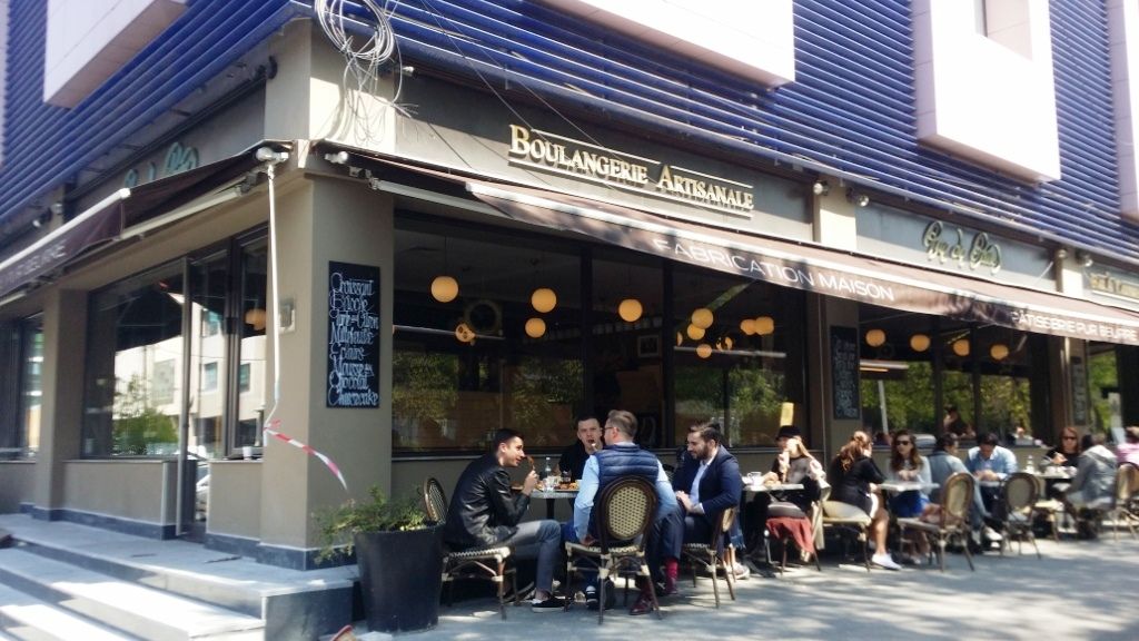 Review George Butunoiu: Coada la tartine