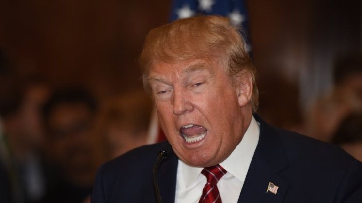 Trump ameninta producatorii auto germani cu taxe vamale de 35%, provocand declinul actiunilor