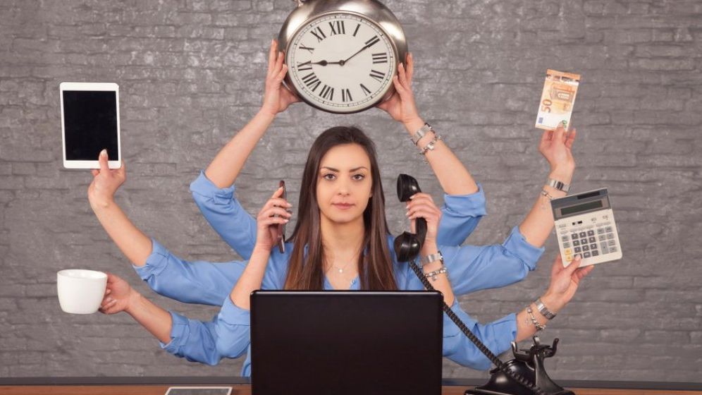 Studiu: ce ar face românii cu orele în plus dacă ziua ar avea 26 de ore