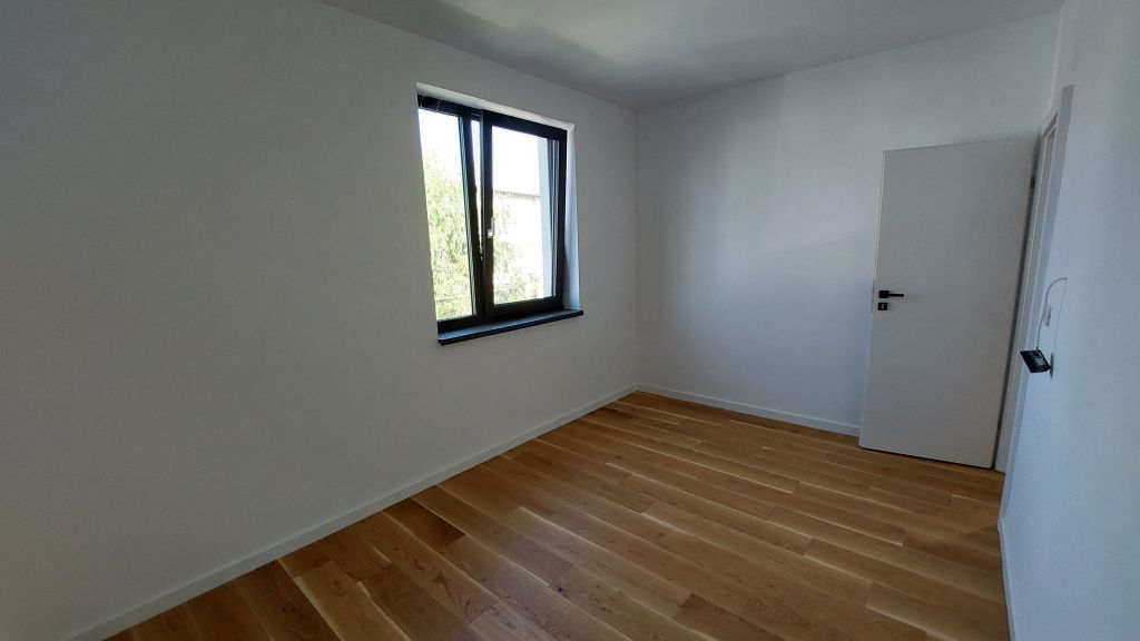 Cum arată o vilă nouă de peste jumătate de milion de euro din zona Pipera - Imagine 34