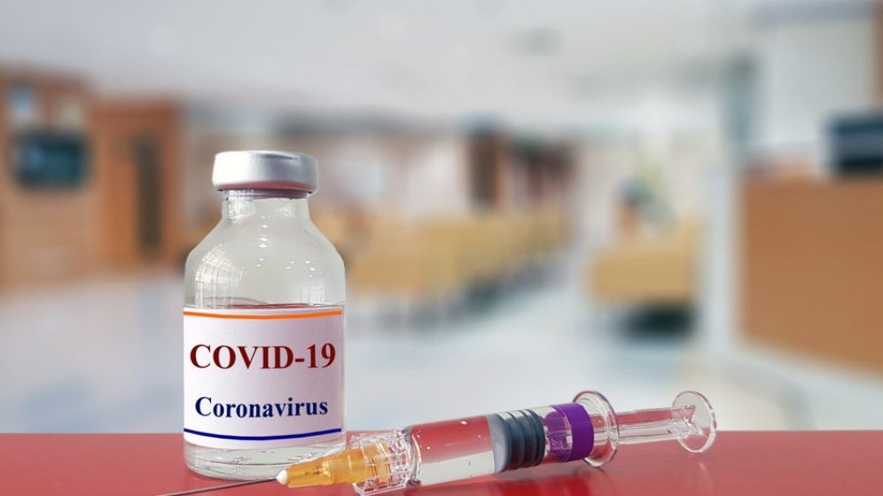 Unul dintre voluntarii înscriși în studiul vaccinului anti-COVID-19, lansat de Oxford, a murit