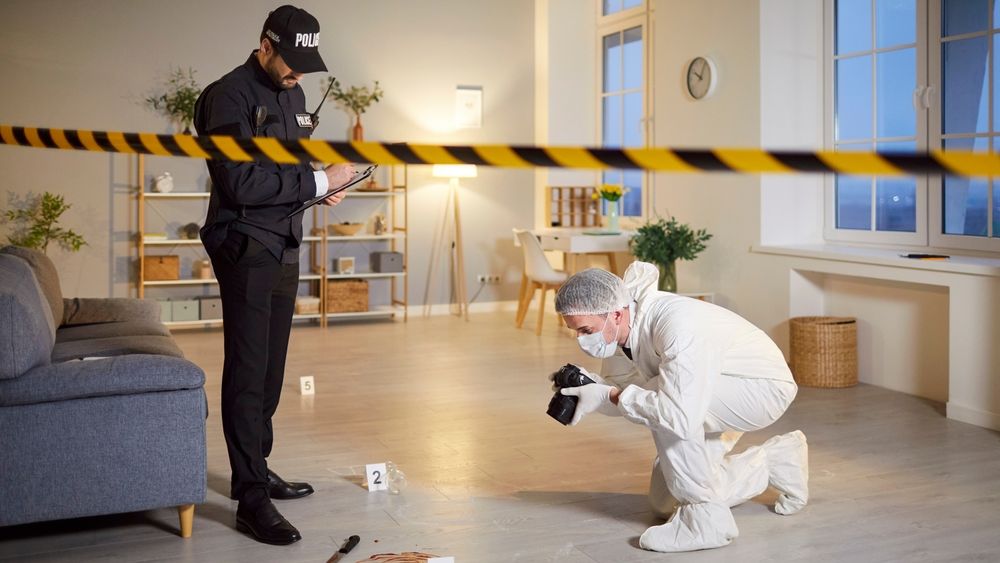 Statul vrea să angajeze experți criminaliști. Care sunt condițiile