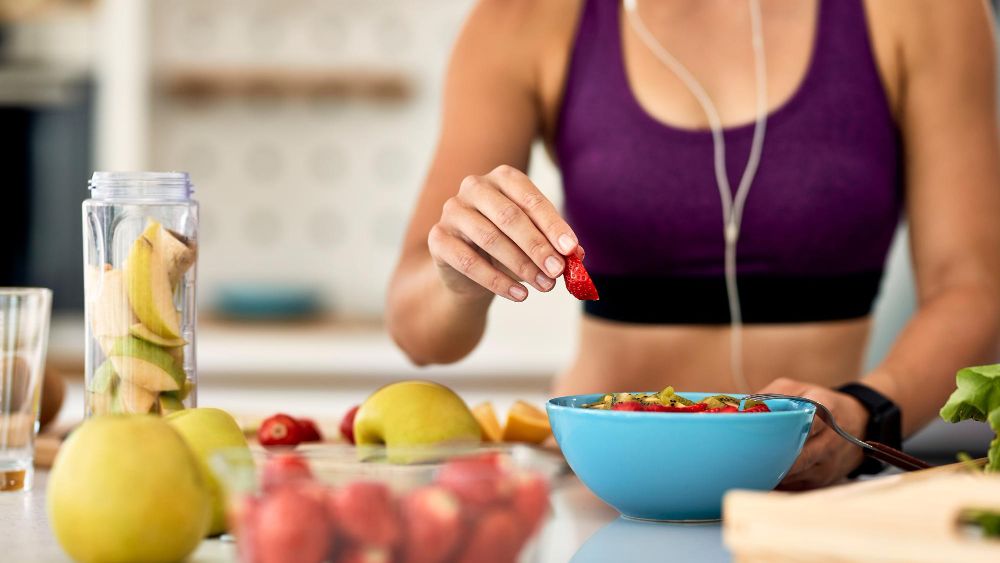 Cum s-a schimbat nutriția pentru fitness: de la pudra proteică la formulele pentru creșterea masei musculare