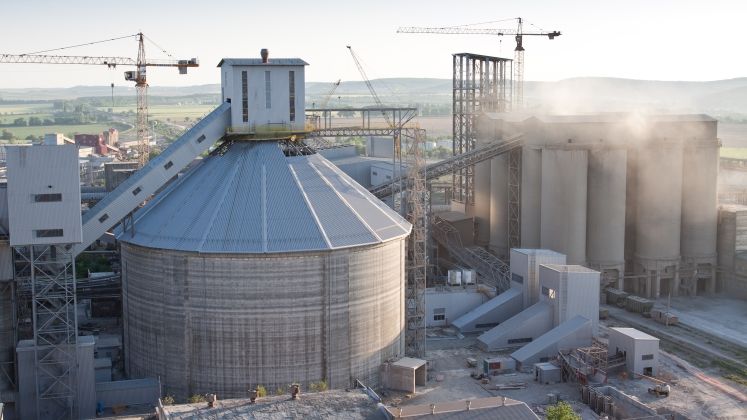 Consiliul Concurentei a sanctionat companiile CRH Ciment SA si Comnord SA